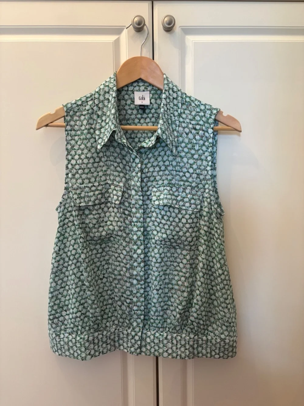 🩷 CAbi Shimmer Top, Sz S - Any 3 🩷CAbi tops for $45!!! - Picture 2 of 5